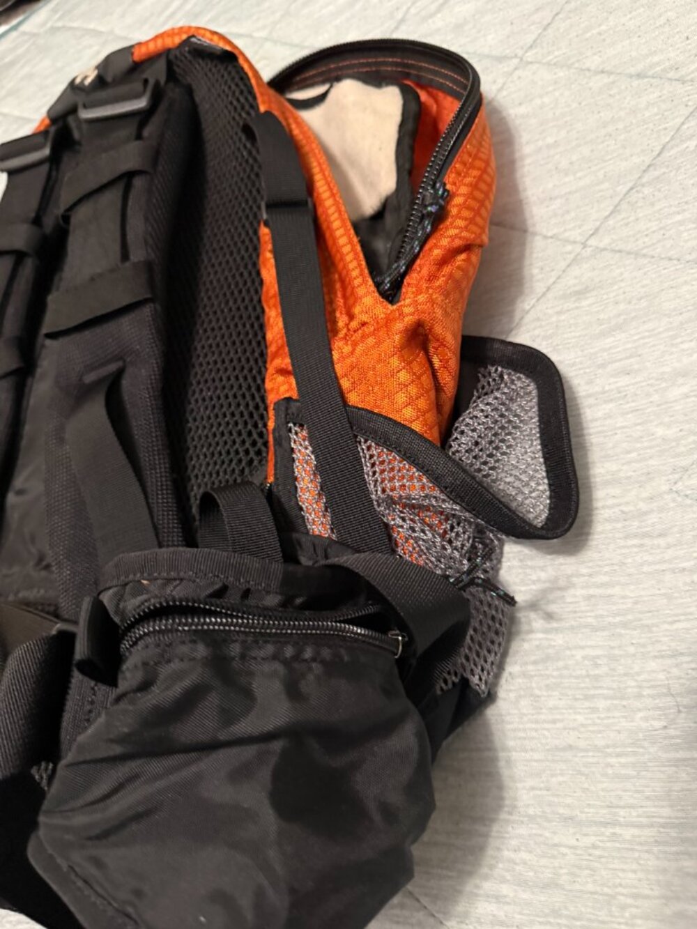 Kelty Torrey 1600 Amber/Black Pack w/o hydration bag - Picture 5 of 16